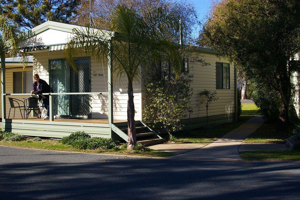 Big4 Moama Holiday Park Bagian luar foto