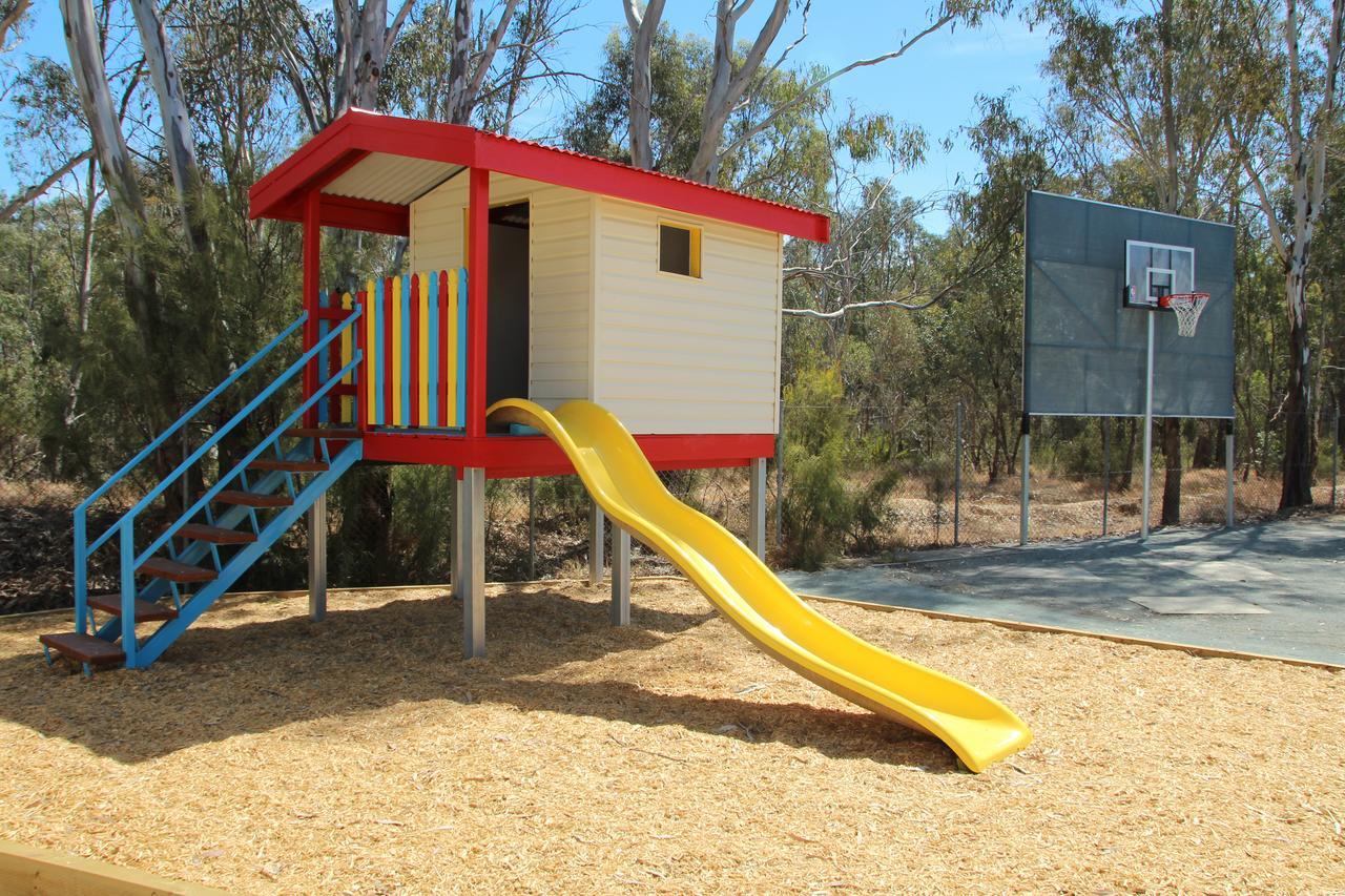 Big4 Moama Holiday Park Bagian luar foto